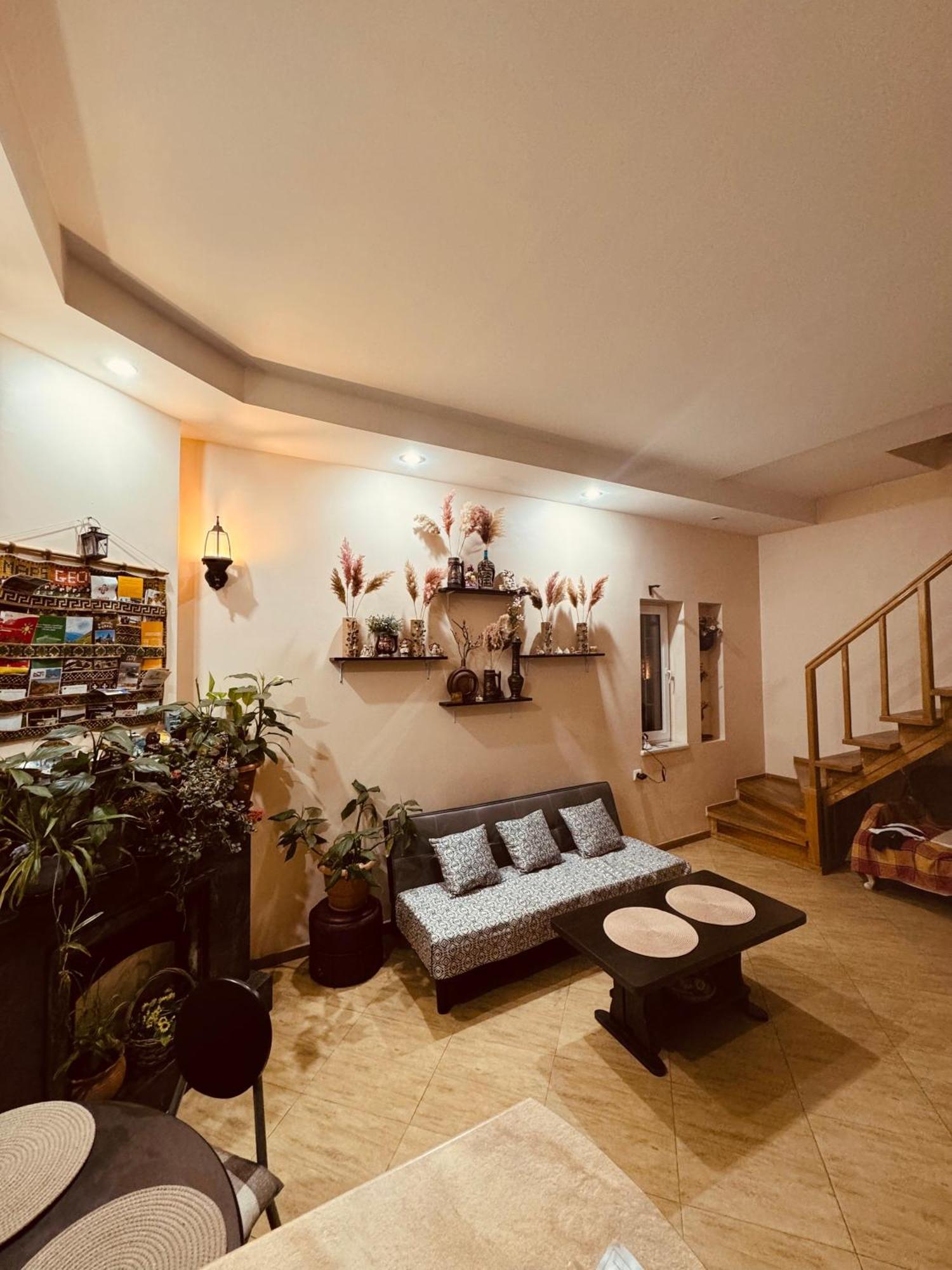 Sky Guest House Tbilisi Buitenkant foto
