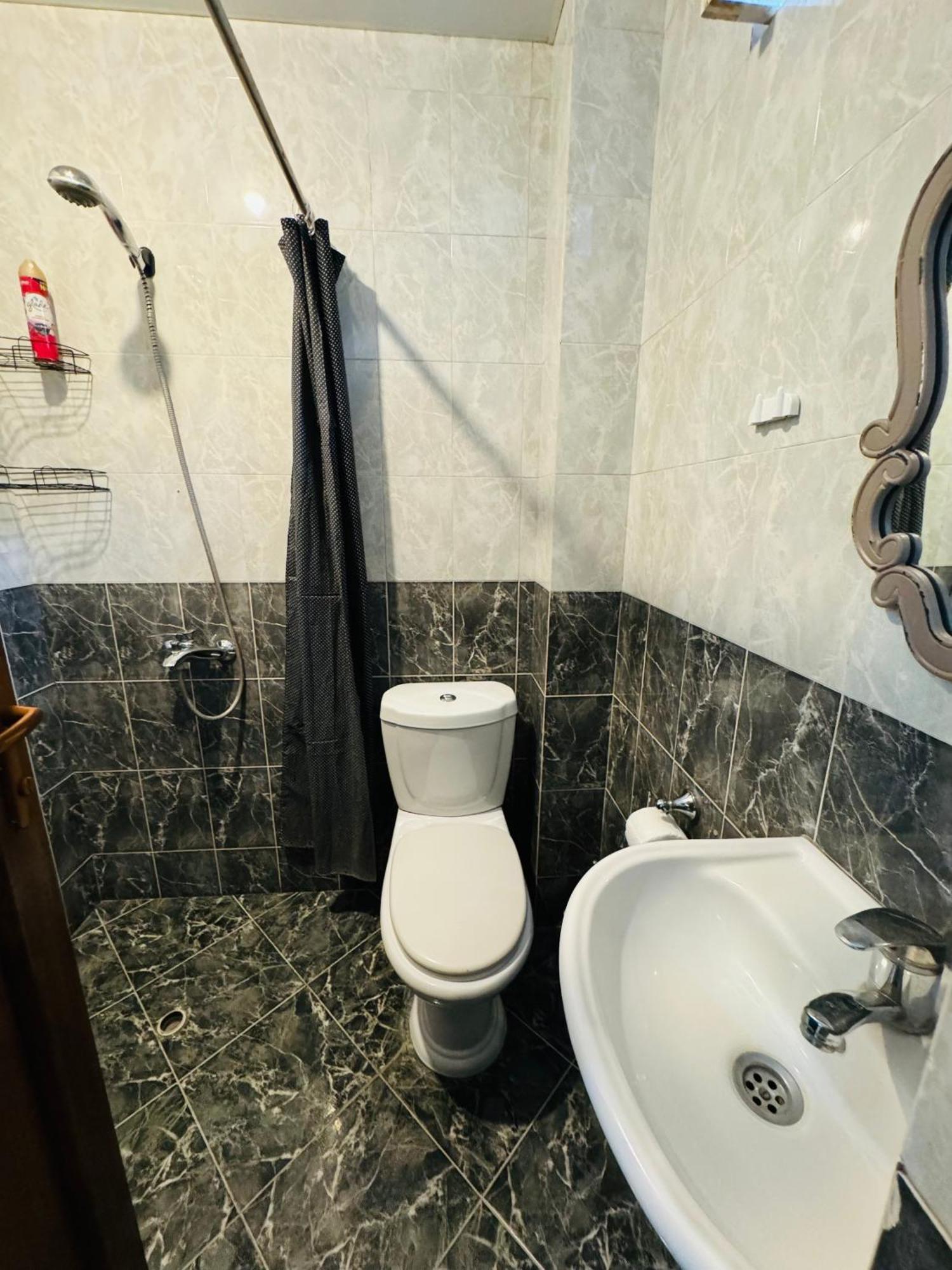 Sky Guest House Tbilisi Buitenkant foto