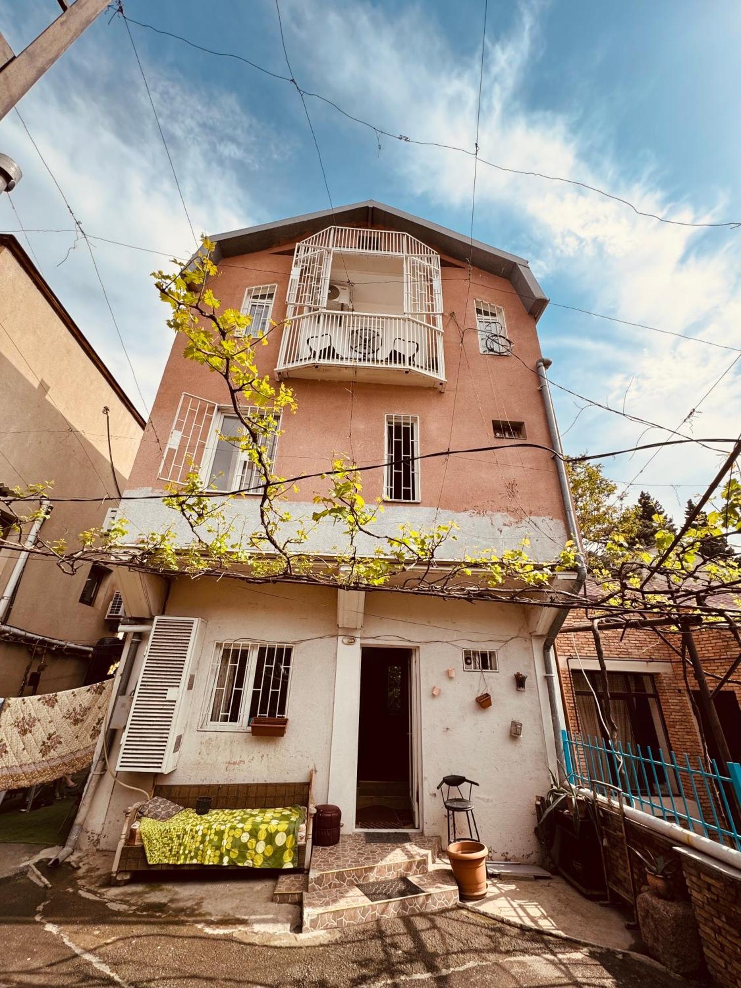 Sky Guest House Tbilisi Buitenkant foto