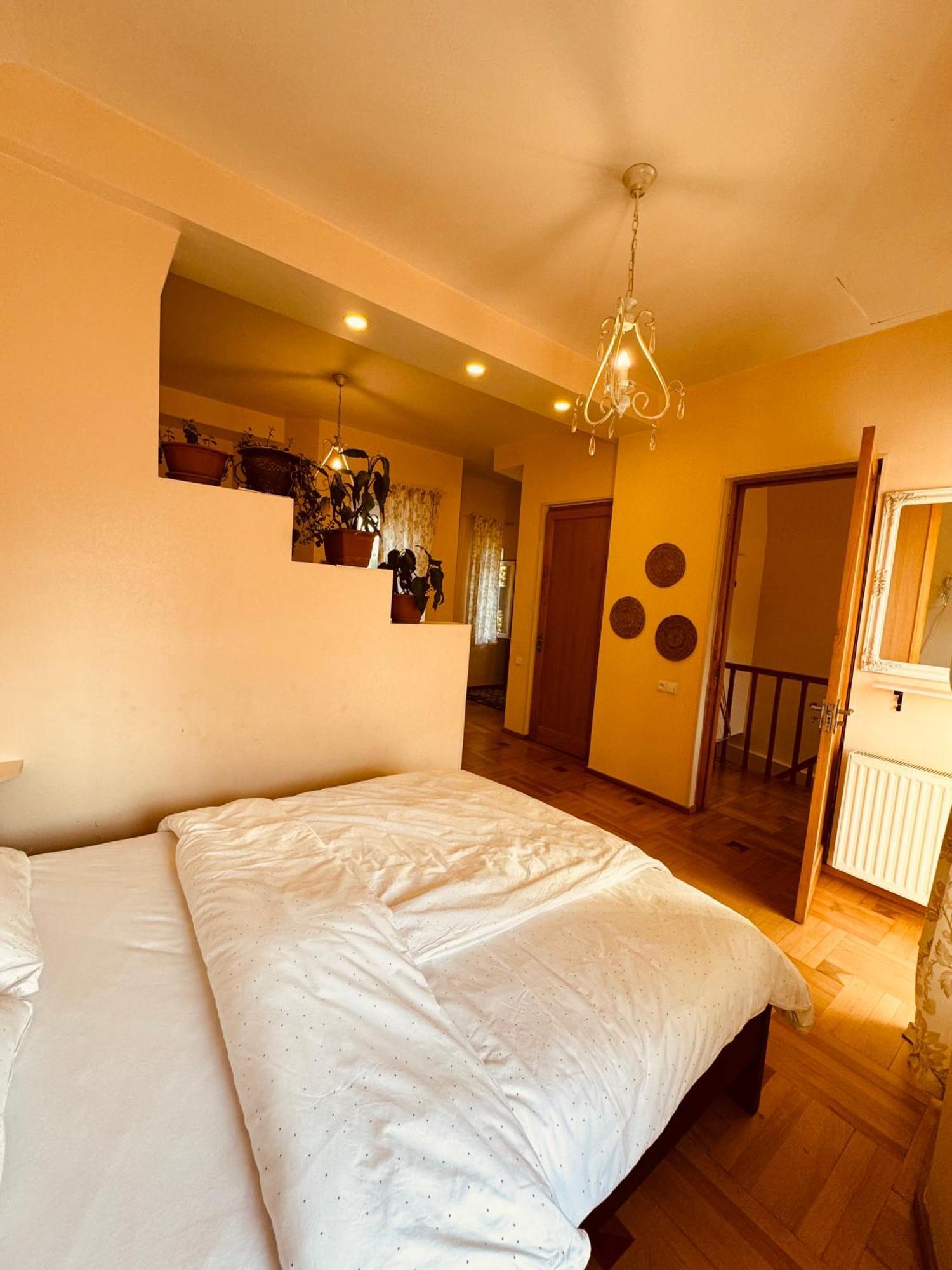 Sky Guest House Tbilisi Buitenkant foto