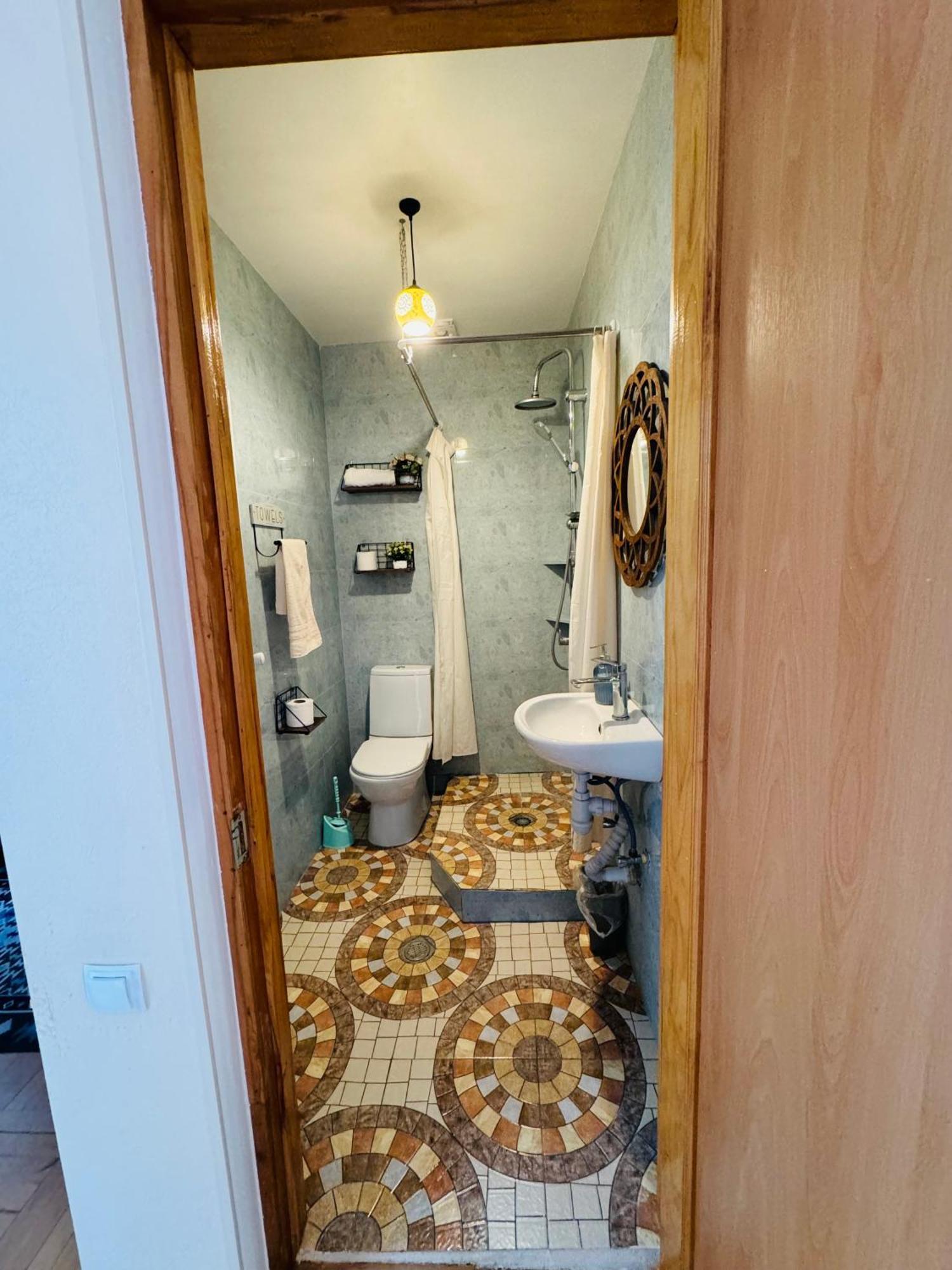 Sky Guest House Tbilisi Buitenkant foto