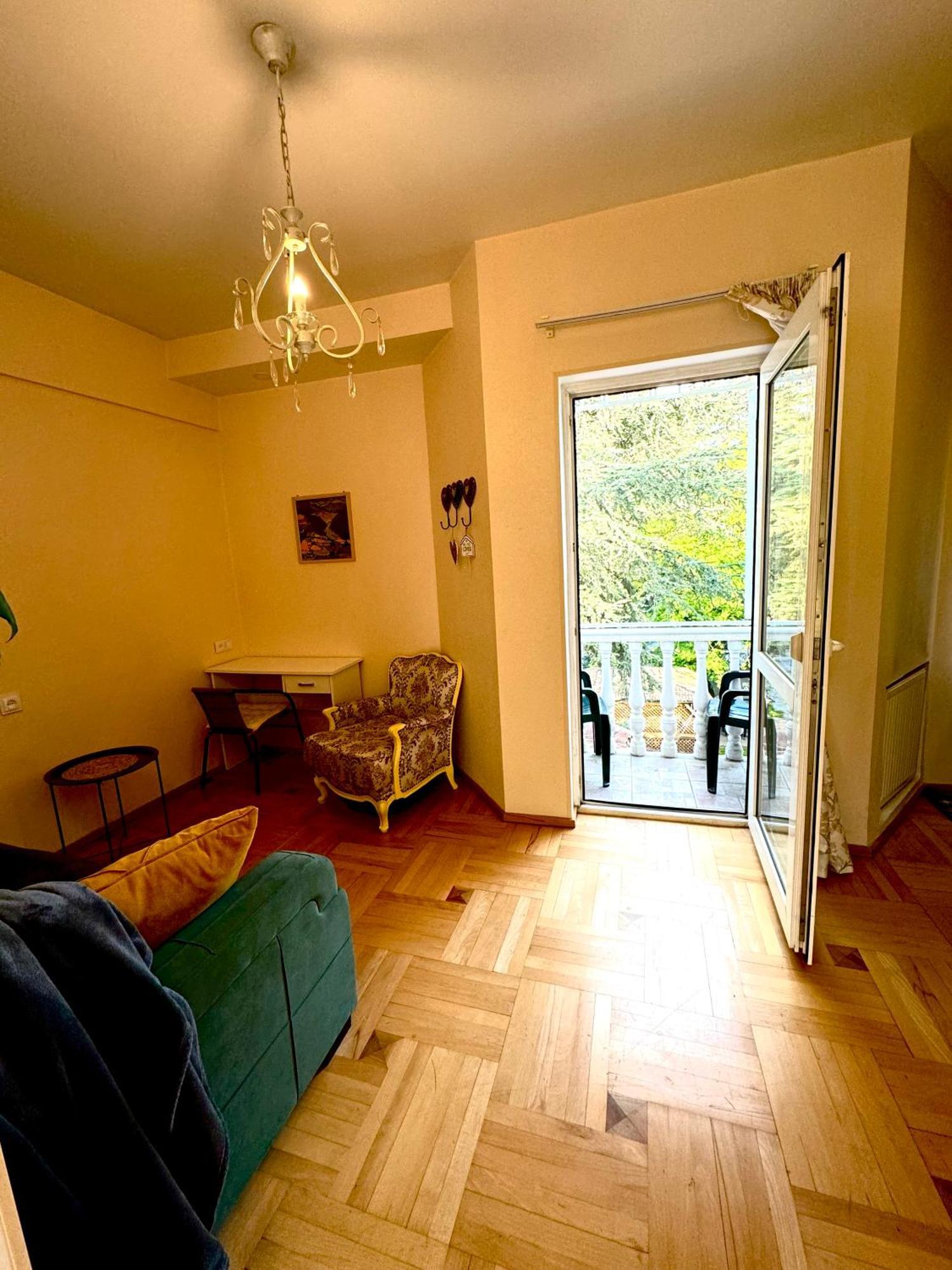 Sky Guest House Tbilisi Buitenkant foto
