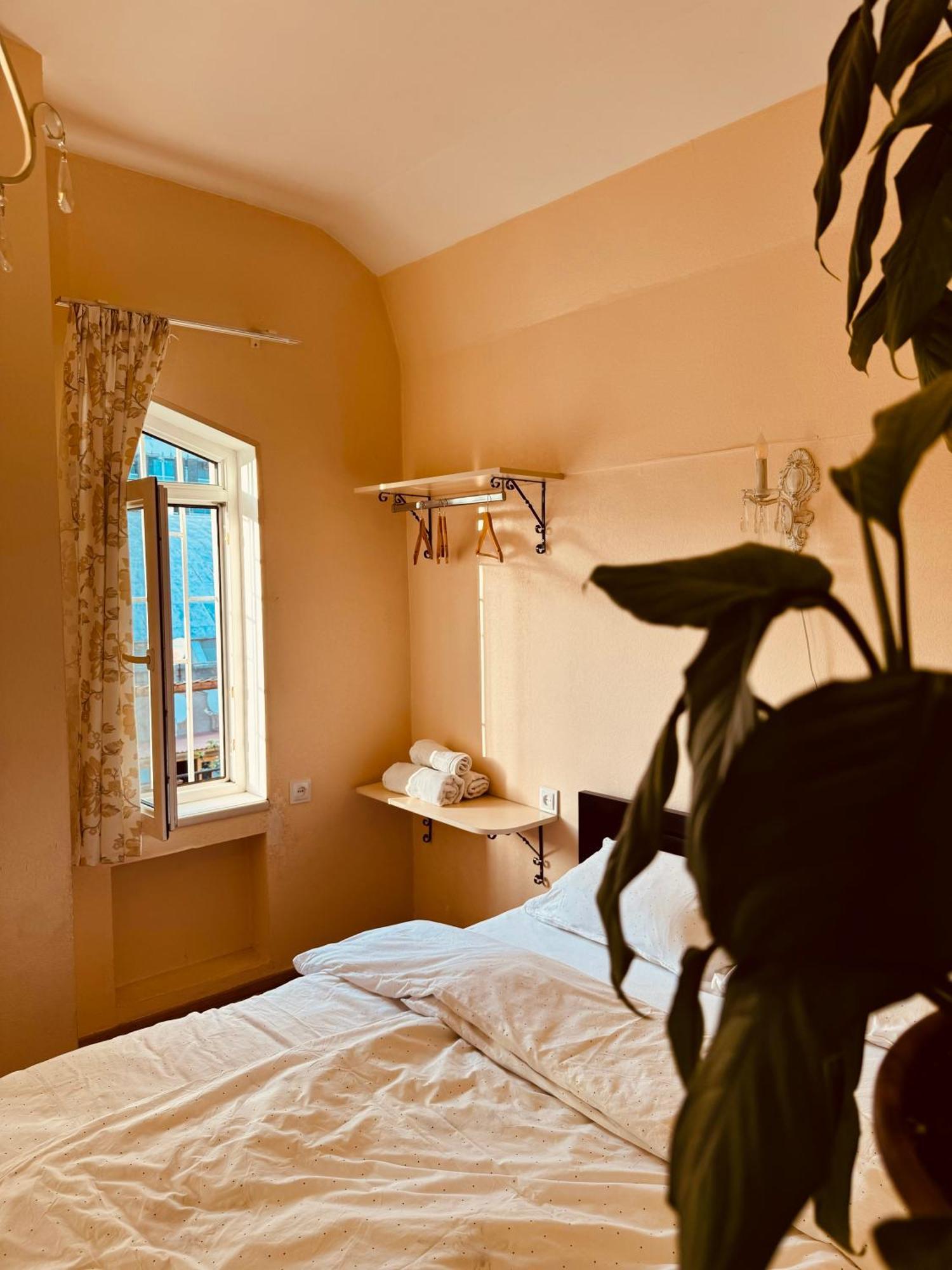 Sky Guest House Tbilisi Buitenkant foto