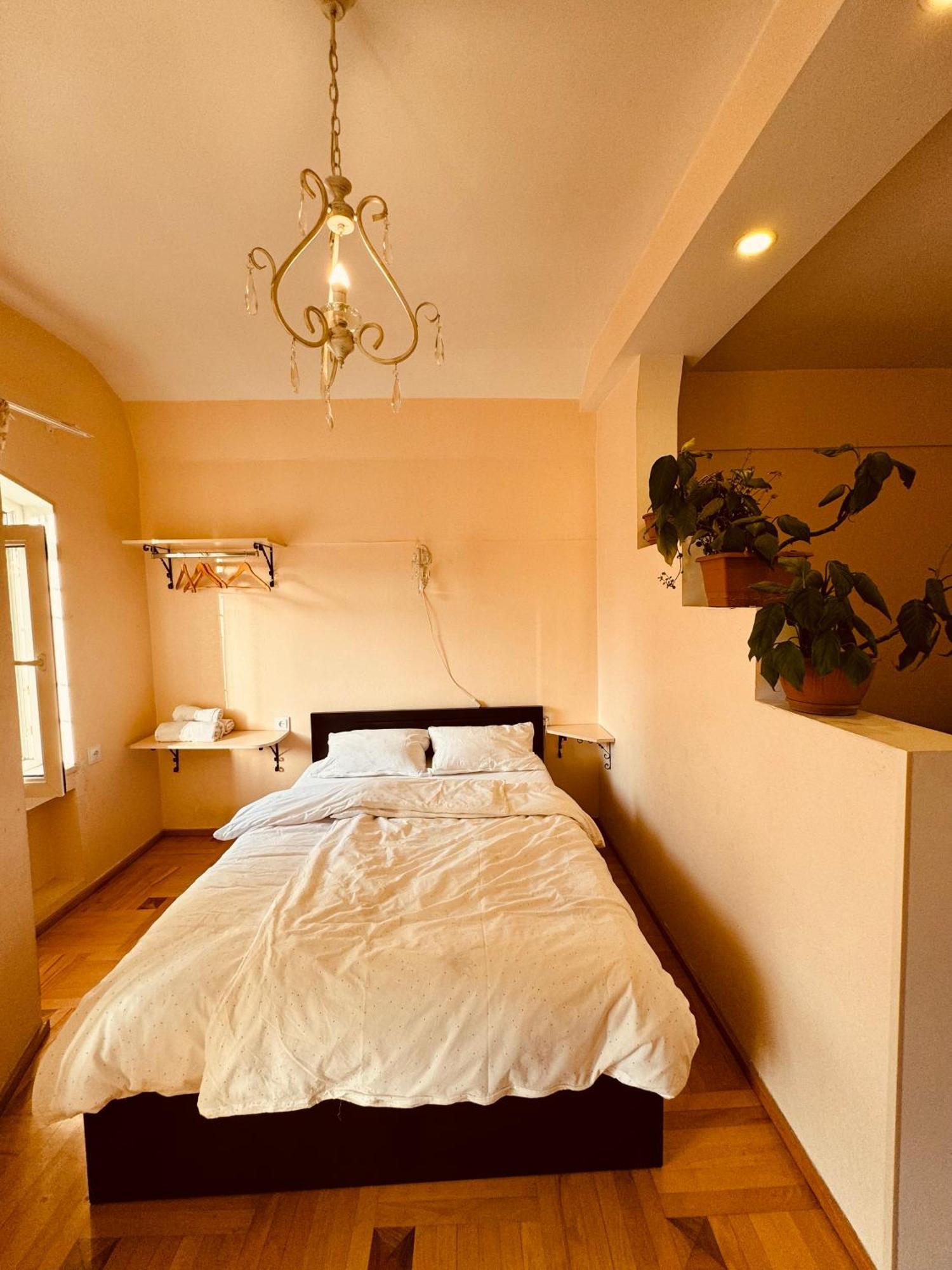 Sky Guest House Tbilisi Buitenkant foto