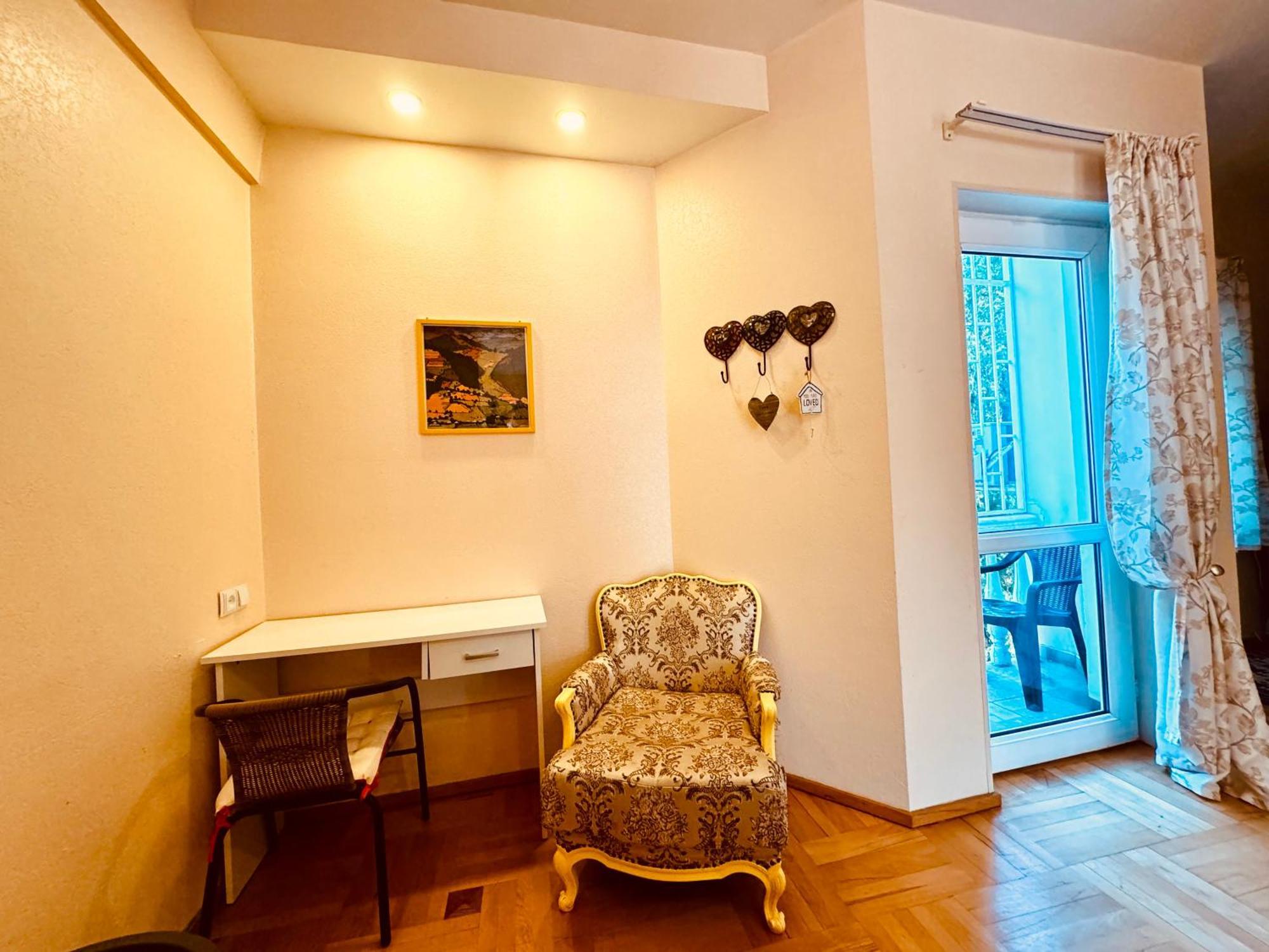 Sky Guest House Tbilisi Buitenkant foto