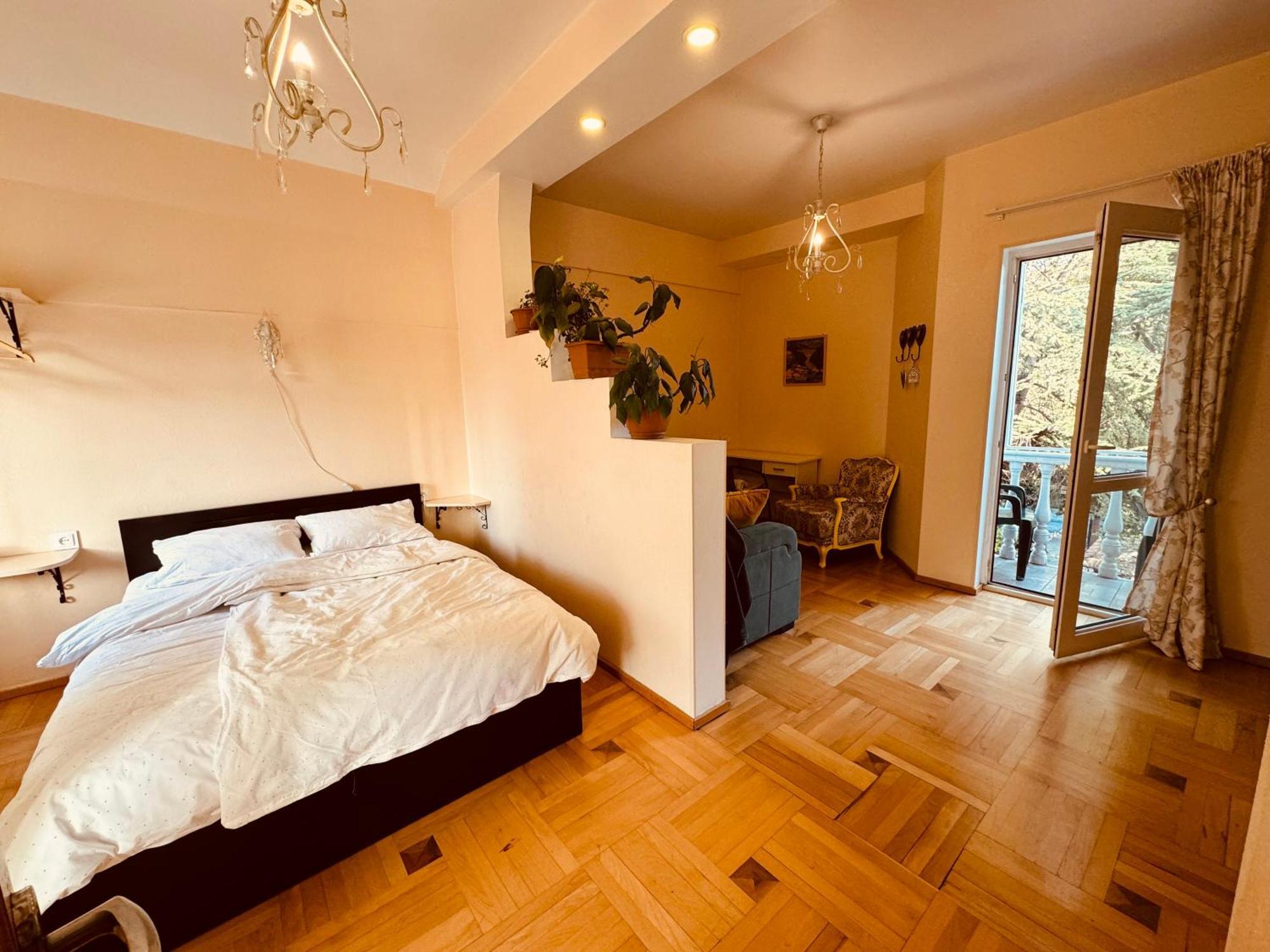 Sky Guest House Tbilisi Buitenkant foto